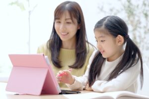 我が家の子供たちがタブレット学習にハマり出しました🤣(笑)