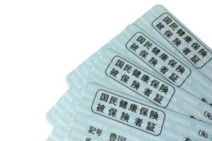 紙の保険証、暫定措置を７月末まで延長😊
