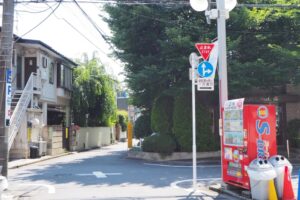 自動販売機が減少していますね🧃